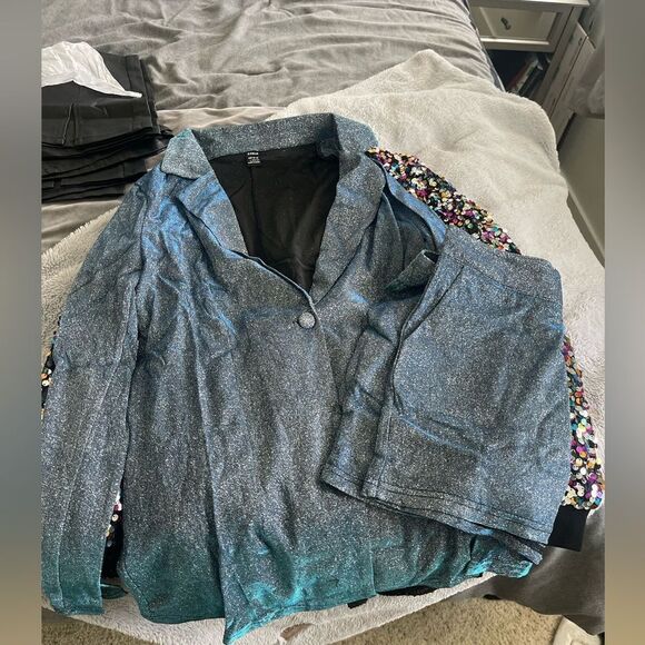 Glitter Blazer and Shorts Set - Picture 5 of 5